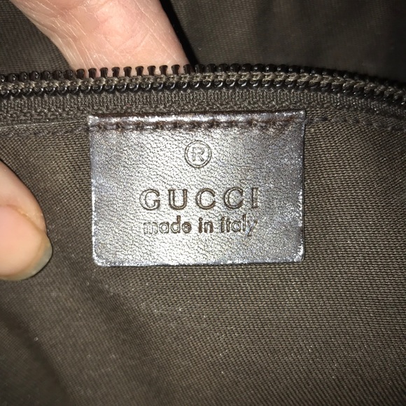 *SOLD* Ladies Authentic Gucci crossbody bag - Picture 9 of 13